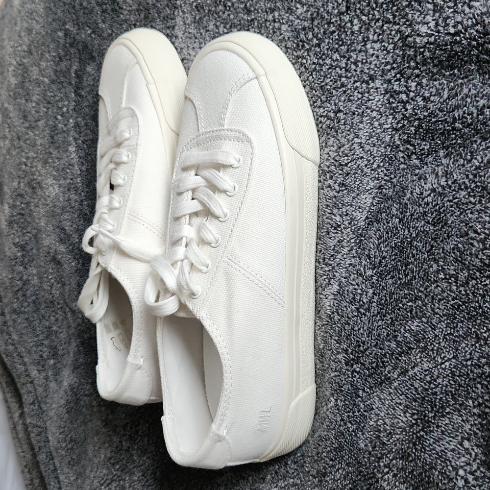 🌞Sale!🌞Women's Madewell Canvas Shoes Never worn!